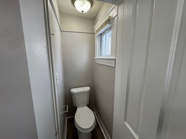 Building Photo - 3026 Monroe Ave