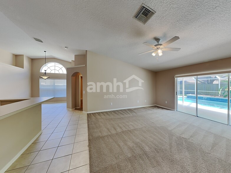 Building Photo - 7114 Colonial Lake Dr