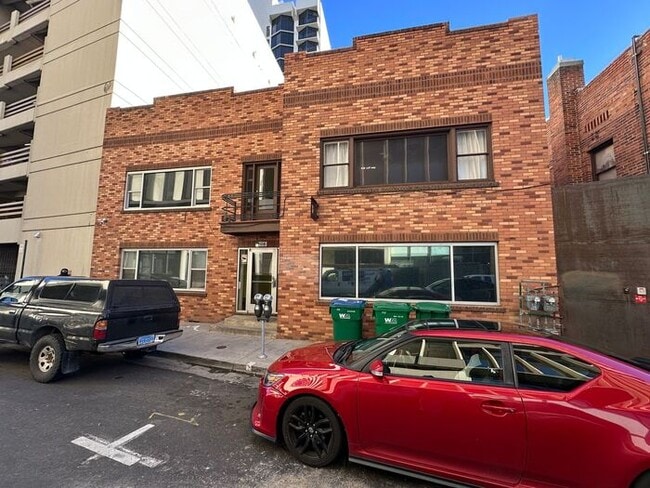 Primary Photo - 108 Roff Way