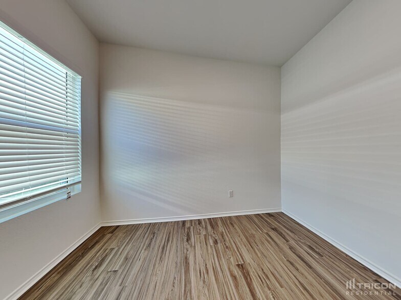 Building Photo - 108 Mica Trl