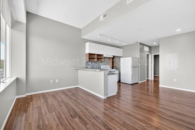 Building Photo - 4100 Lindell Blvd