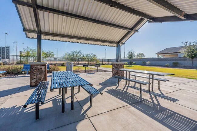 Building Photo - Three Bedrooms! Newer Neighborhood - conve...