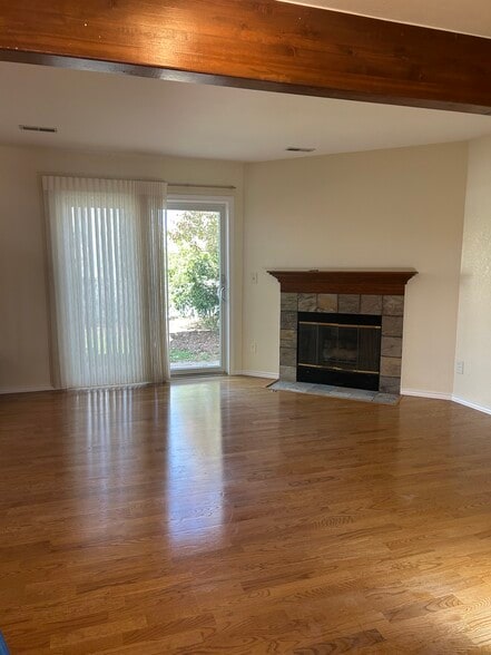 living room - 5717 Table Top Ct