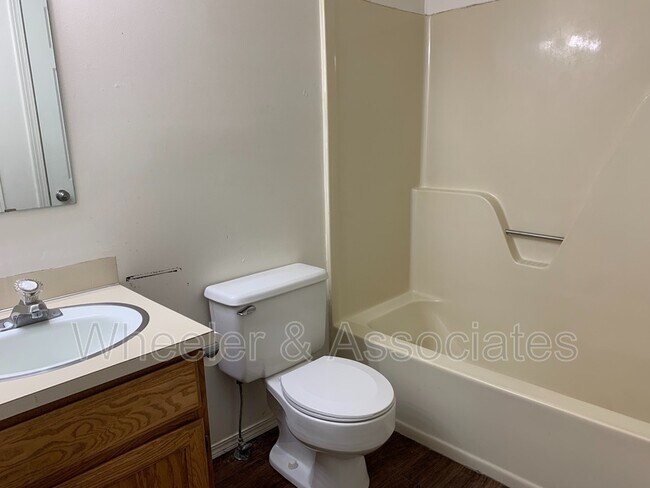 Building Photo - 1045 S 1200 W