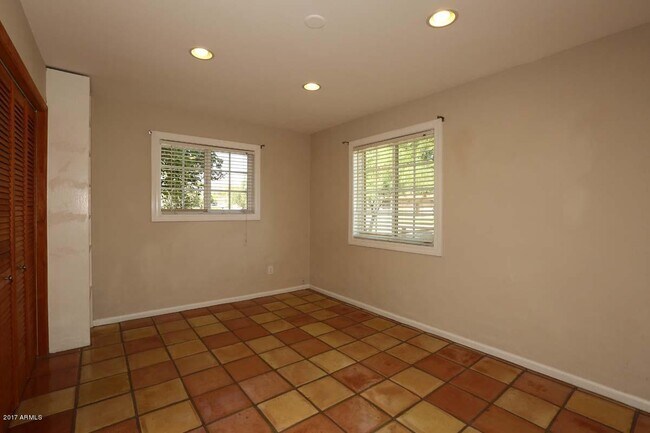 Building Photo - 5214 N 33rd St