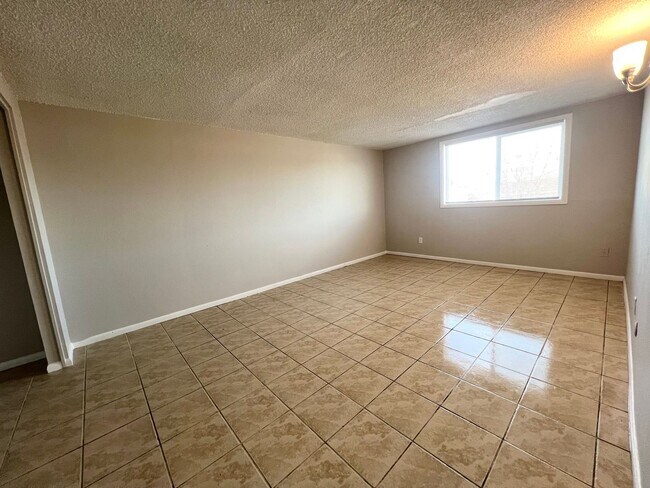 Building Photo - 4220 Loomis Ave