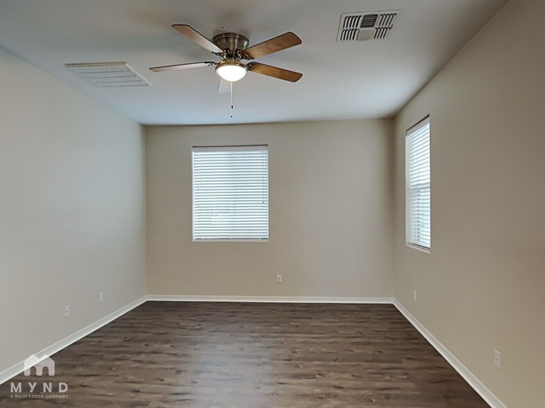 Building Photo - 7511 S 27th Terrace