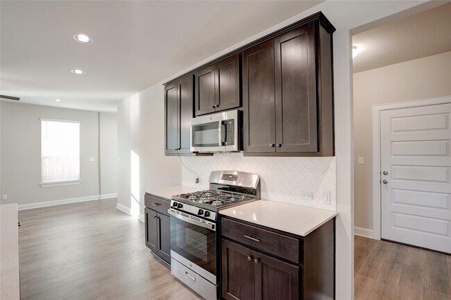 Building Photo - 135 Living Reef Dr