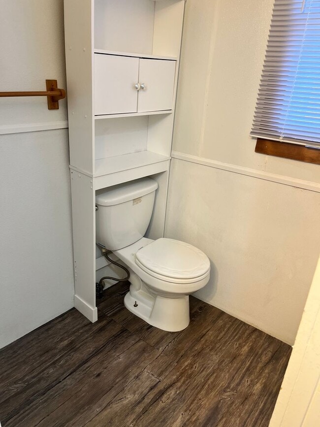 Building Photo - Charming 2-Bedroom Home Near the Heart of ...