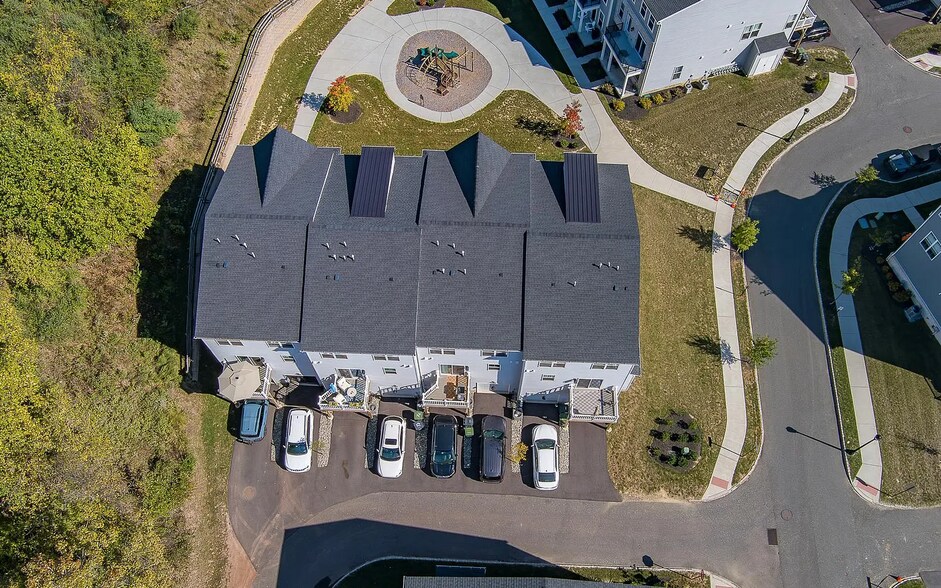 Building Photo - 964 Skylar Ct