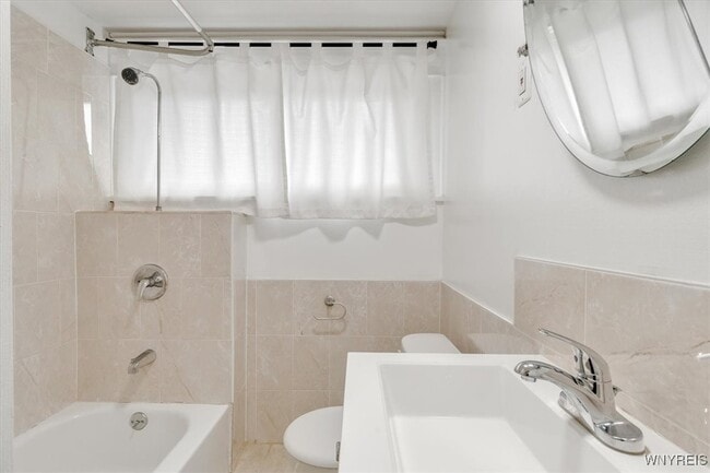 Building Photo - 228 Highgate Ave