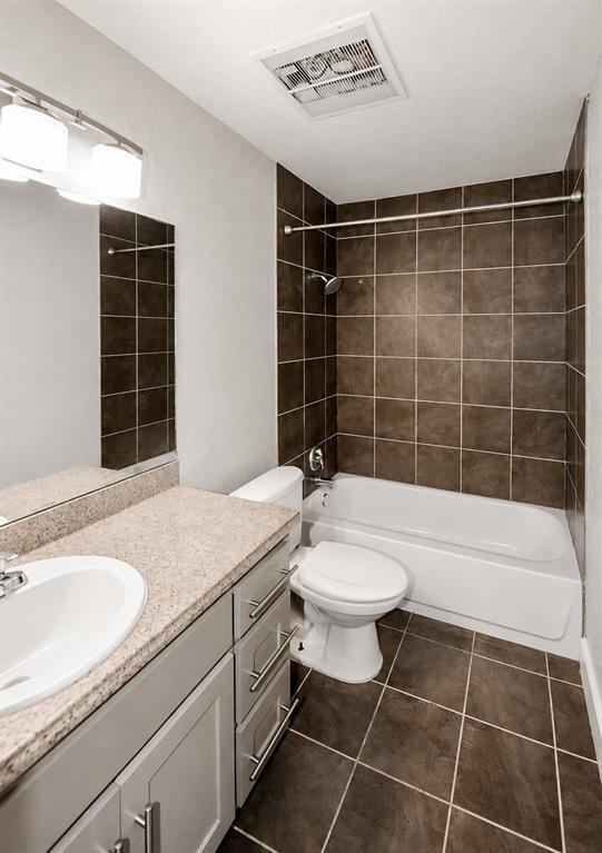 Building Photo - 1302 Danbury Square