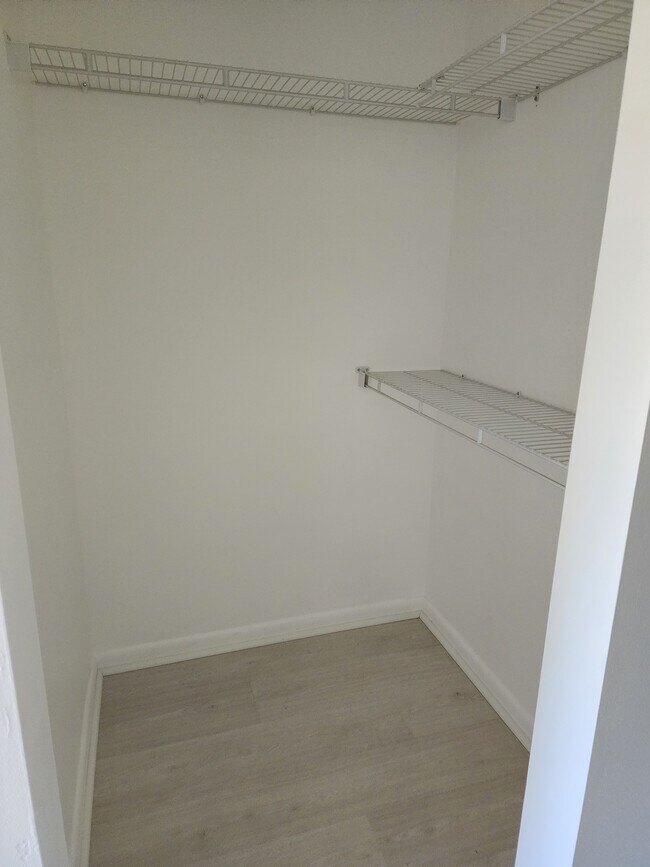 Building Photo - 8437 SW 90th St