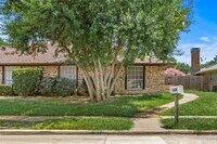 Building Photo - 3008 Townbluff Dr
