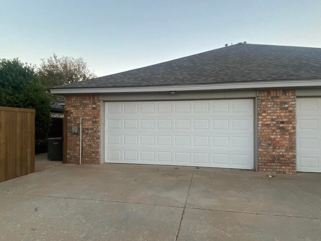 Building Photo - 3116 111th St