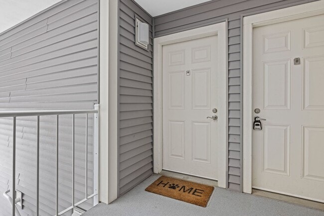 Building Photo - Updated & Stylish Condo in the Heart of Virginia Beach