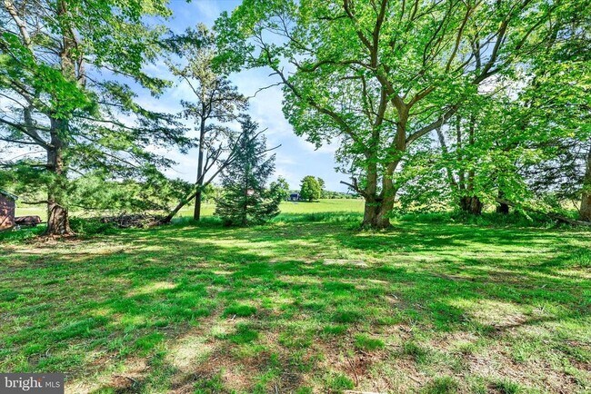 Building Photo - 2019 S Fountain Green Rd