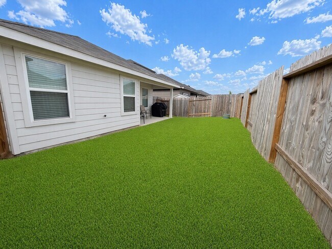 Building Photo - 1135 Juniper Vis Dr