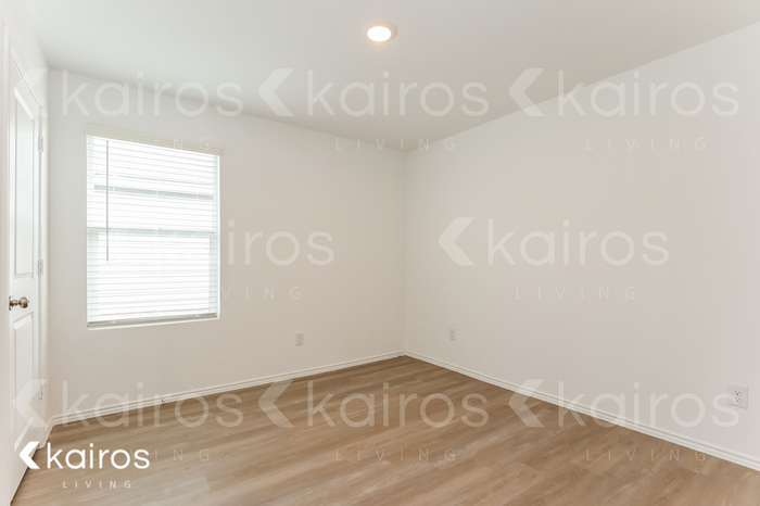 Building Photo - 14406 Calaveras Creek