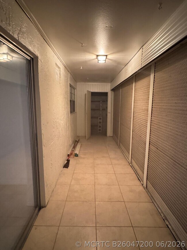 Building Photo - 10821 N Military Trl
