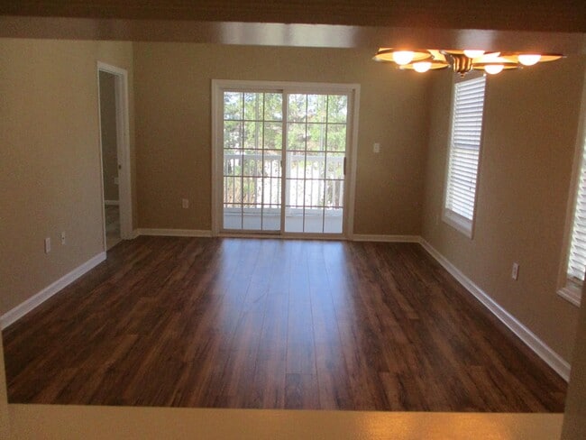 Building Photo - 2060 Cross Gate Blvd