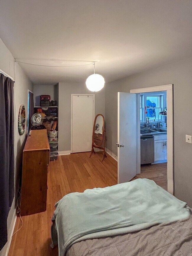 Building Photo - 62 Intervale Ave