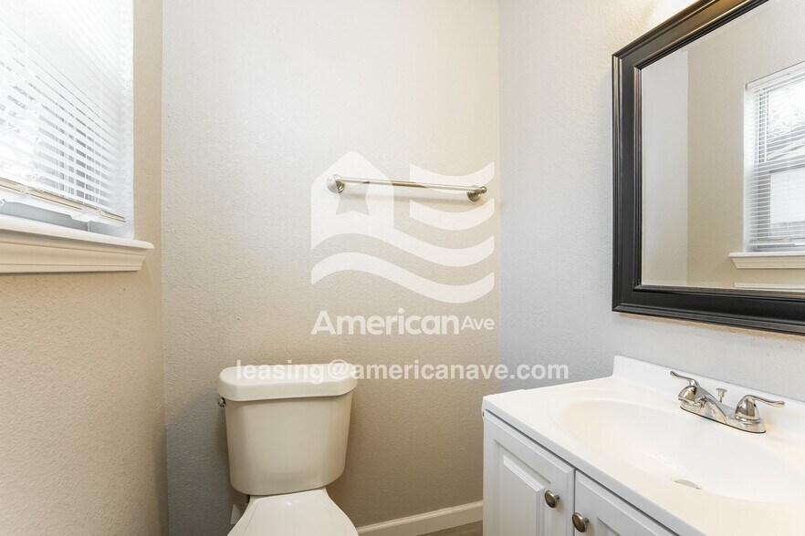 Building Photo - 447 W 149th St