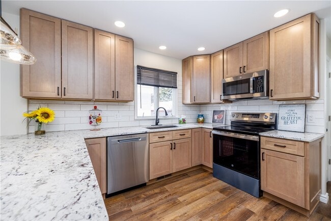 Building Photo - 207 W Ivy St