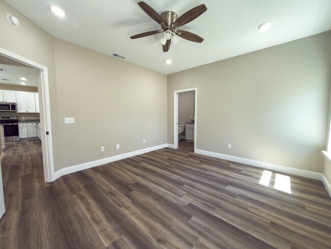 Building Photo - 6635 Water St