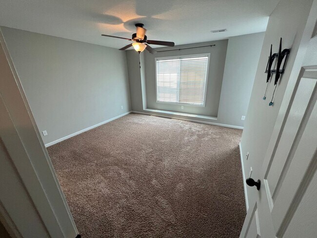 Building Photo - Powell 37849 - 3 bedroom, 2.5 bath home - Contact Tanner Fee 865-850-5103