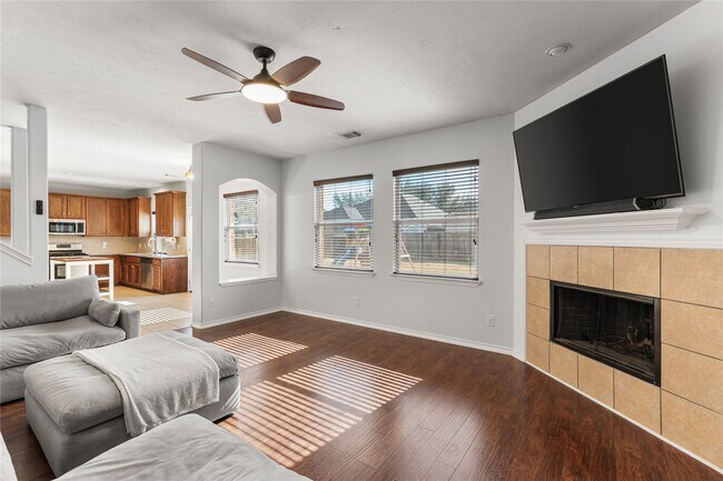 Building Photo - 7419 Chathan Glen Ln