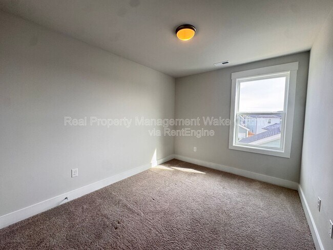 Building Photo - 1328 Barreto Dr