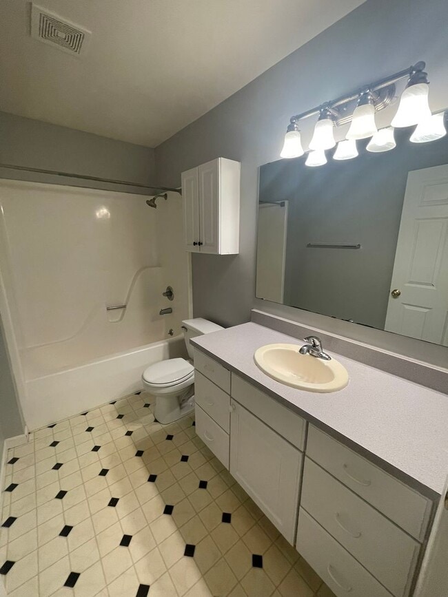 Building Photo - 230/232 Brookridge Rd.