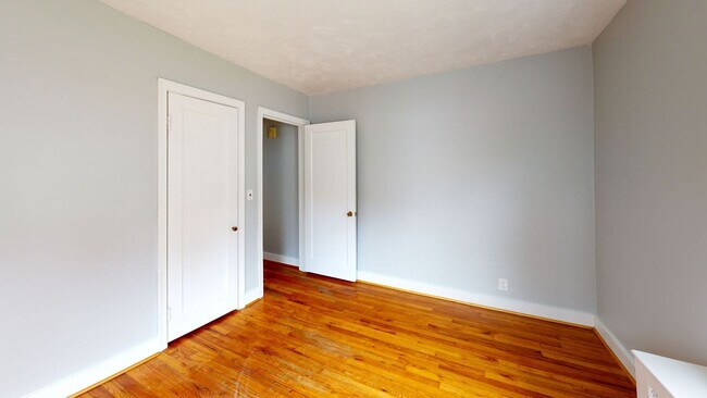 Building Photo - 3 BD  1.5 BA  Guilderland Schools