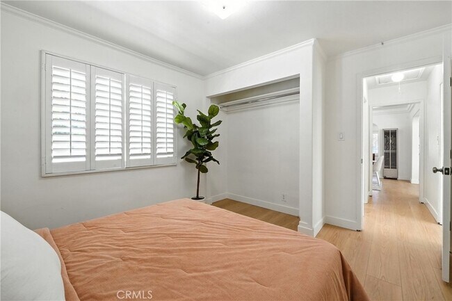 Building Photo - 5841 Arroyo Dr