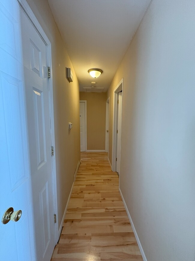 Building Photo - 18 Marquette Pl