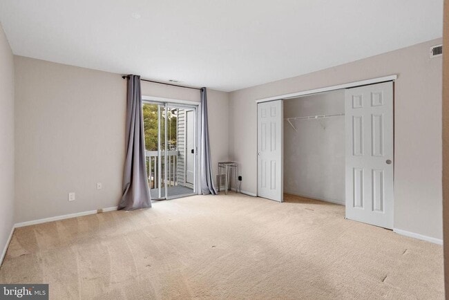 Building Photo - 319 Park Pl Dr