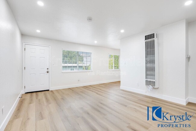 Building Photo - 455 E L St