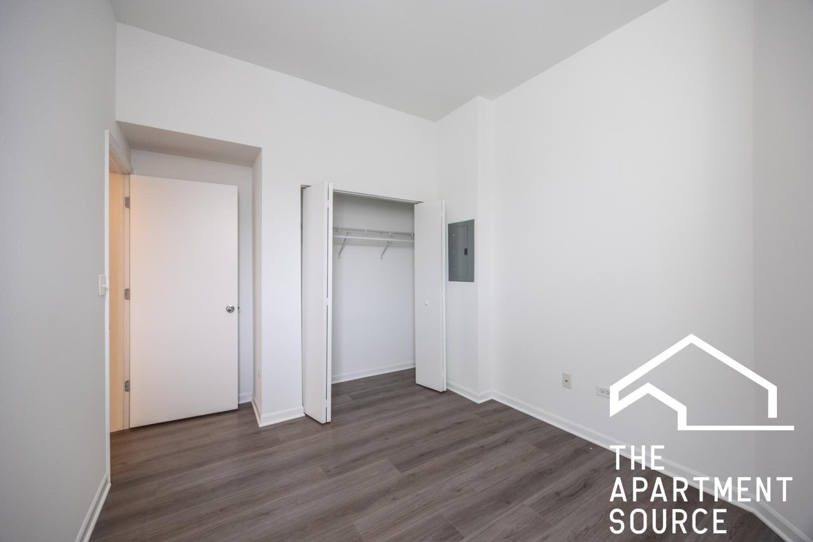 Building Photo - 2020 S Throop St