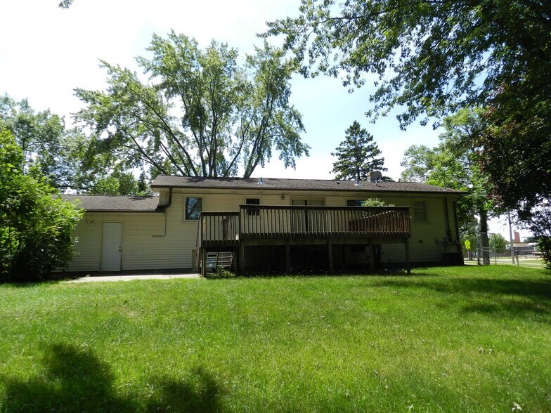 Building Photo - 2571 Crown Hill Ct