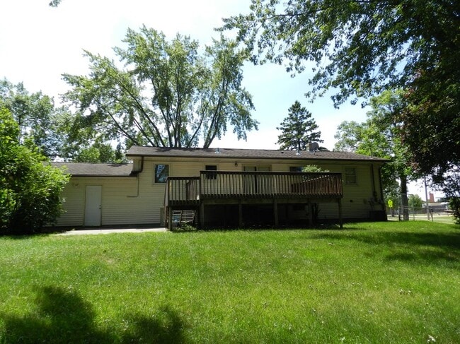 Building Photo - 2571 Crown Hill Ct