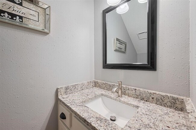 Building Photo - 6452 Kentwick Dr