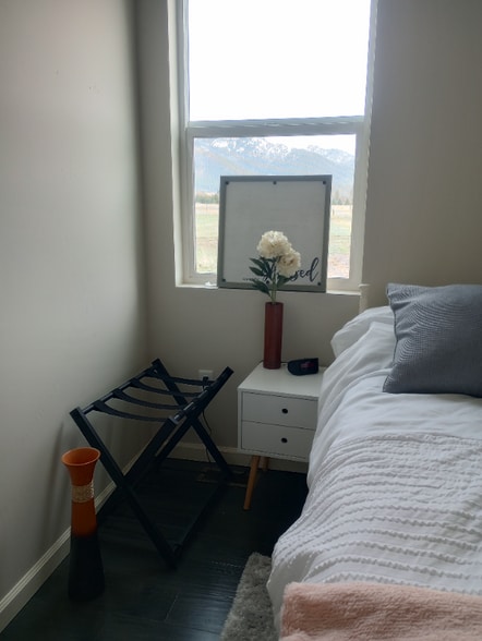 Building Photo - 1097 Tree Farm Rd