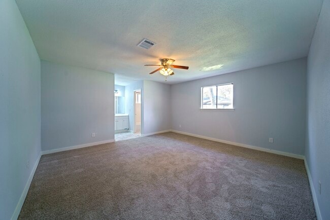 Building Photo - 5015 Fitzwater Dr