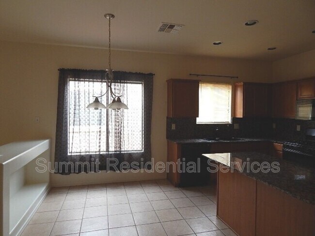 Building Photo - 242 E Corte Rancho Encanto