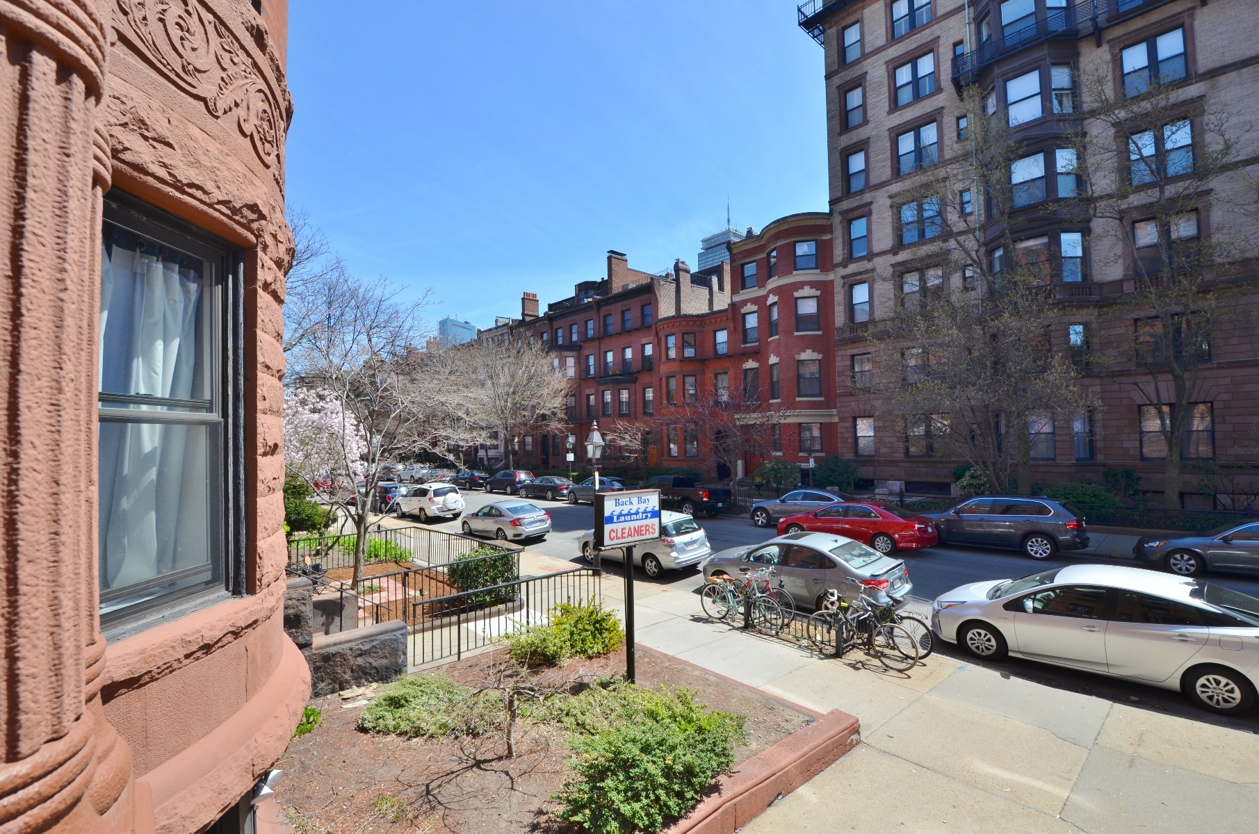 Building Photo - 407 Marlborough St