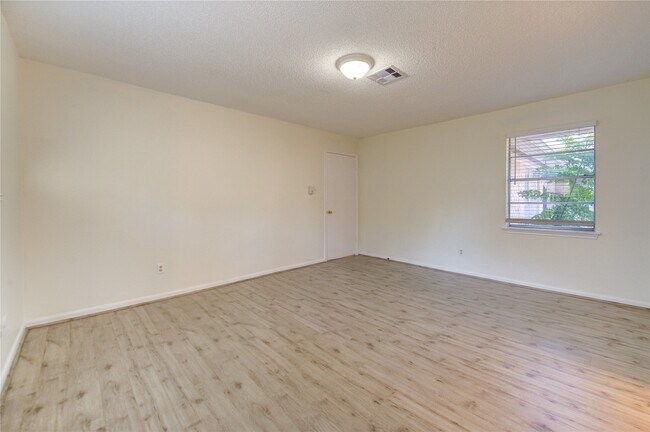 Building Photo - 5810 Boyce Springs Dr