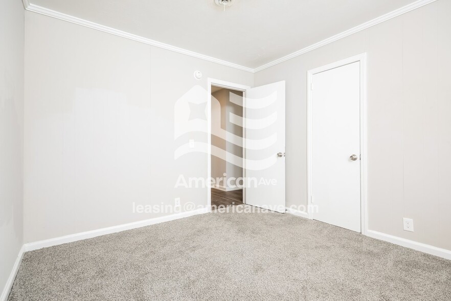 Building Photo - 917 Patricia Dr