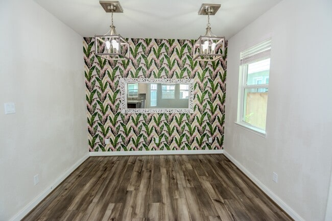 Building Photo - 4120 Split Ivy Dr