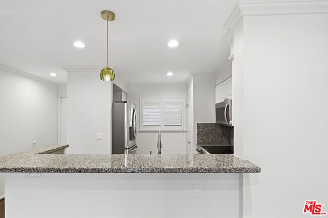 Building Photo - 2940 N Verdugo Rd